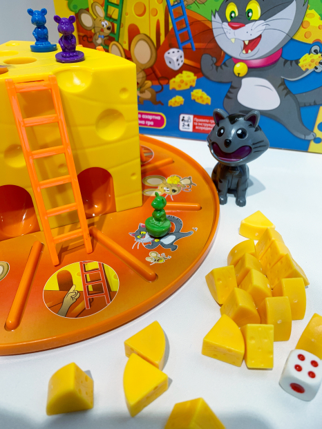 Настільна розважальна гра "Полювання на сир"