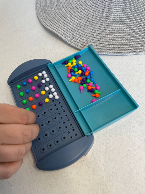 Стратегическая настольная игра с цветными шариками Взломай код (Code Breaking)  777-116.