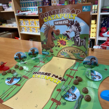 Дитяча розважальна гра на влучність з какашками, зебри проти коней 777-119