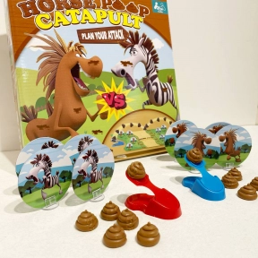Дитяча розважальна гра на влучність з какашками, зебри проти коней 777-119