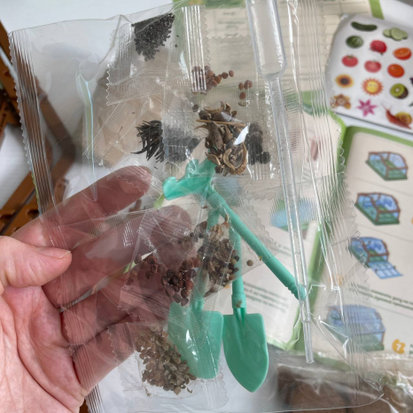 Теплиця дитяча одноповерхова: ботанічні експерименти (насіння, грунт, інструменти),78522