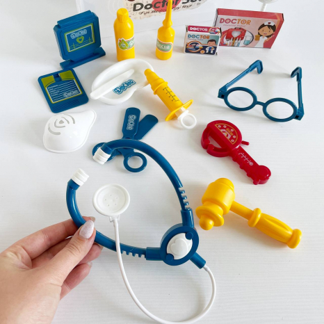 Набір лікаря 8807-6 медичне приладдя, муляжі ліків, окуляри, у валізі
