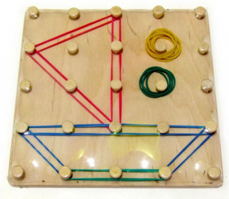 Деревянный математический планшет, геоборд Фантазируем с резиночками / Геометрические 5х5 90016, Розумний Лис