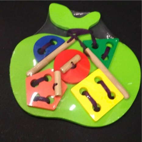 Дерев'яна іграшка Шнурівка Яблуко кольорове 90059 Розумний лис