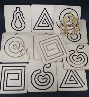 Дерев'яні лінійки - трафарети Дві руки 1 рівень, межпівкульна дошка 90103, Розумний Лис