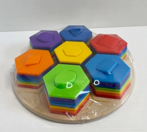 Геометричний сортер Квітка / Соти 90139 Розумний лис