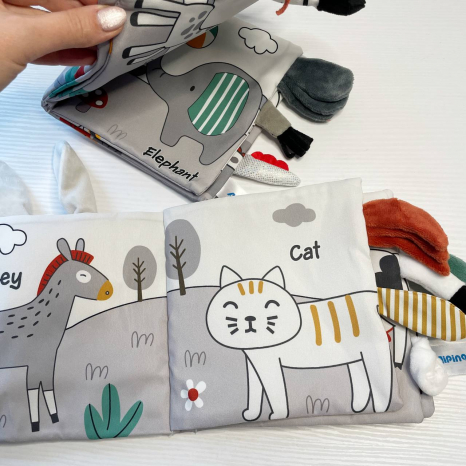 Книга шуршалка подвеска для малышей с пискавкой, шуршащая, плюш, ткань 9397A 9397A-A 9397A-B