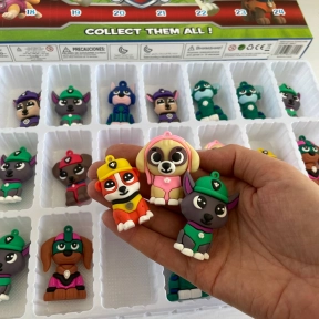 Адвент календар 24 гумові фігурки мультгероїв