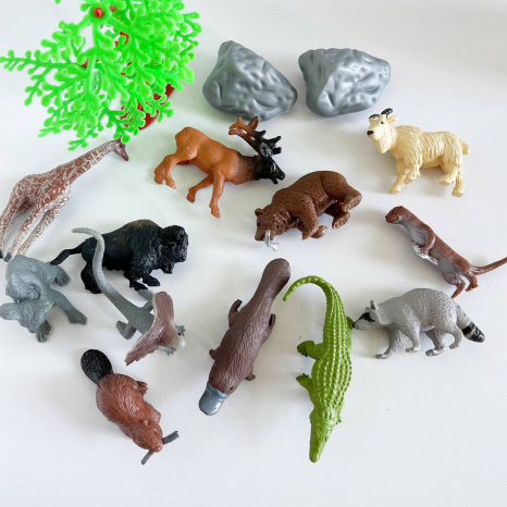 Набор животных "Животный мир" 12 штук, декорации, в тубе, A 968-3