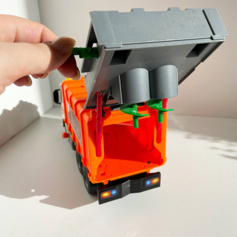 Дитяча іграшка Вантажівка - сміттєвоз зі світлом та звуком