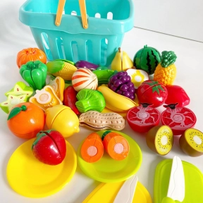 Іграшка Продукти на липучці у кошику (фрукти, овочі)