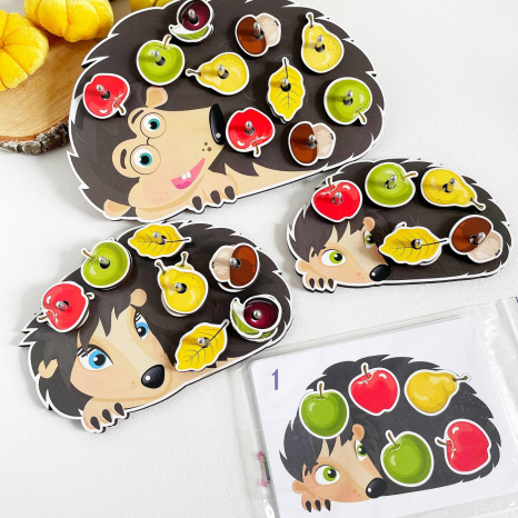 Игра-сортер с карточками -заданиями Семейка ёжиков Poznavalka