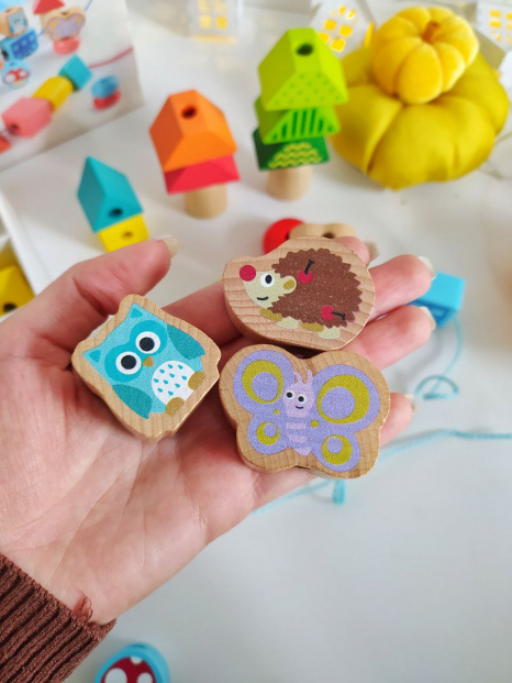 Дерев'яна шнурівка Потяг з друзями (30 деталей)