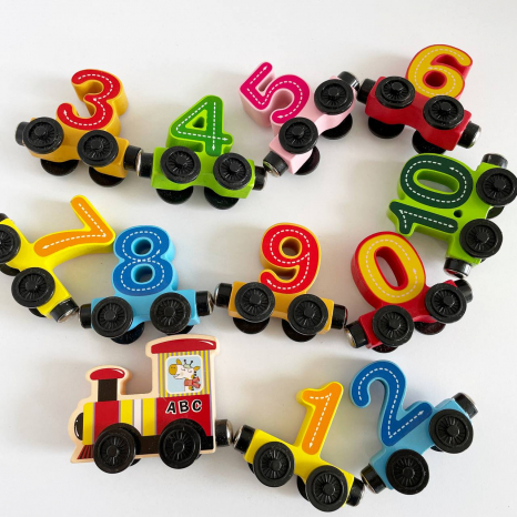 Дерев'яний магнітний потяг із цифрами С61400