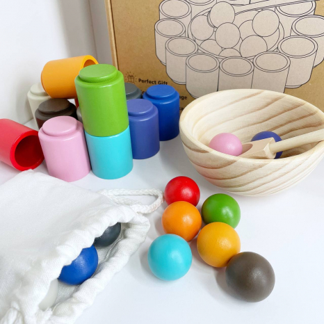 Дерев'яний сортер Монтессорі  Вивчаємо кольори C 64874 : 12 кульок, 12 стаканчиків, ложка та тарілка