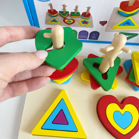 Дерев'яний геометричний сортер-ключик  16 деталей з отворами, елементи геометричних фігур, C 65604