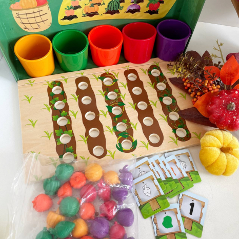 Логічна гра  “Грядка”, цифри, кольори, картки з завданнями, сортер C 65695