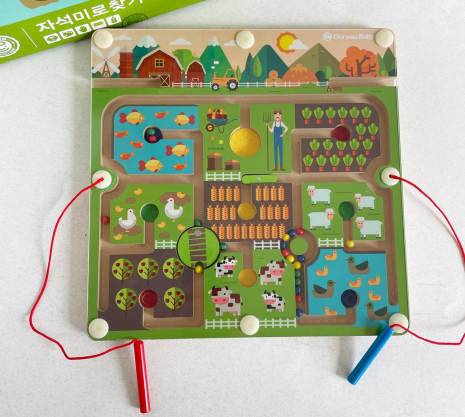 Деревянная магнитная игра "Ферма" со стилусом и шариками C 65697