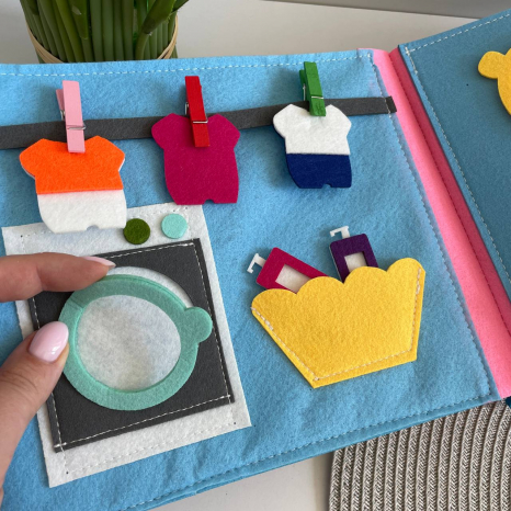 Мягкая фетровая книга-бизиборд (8 разворотов)