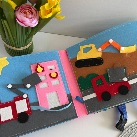 Мягкая фетровая книга-бизиборд (8 разворотов)