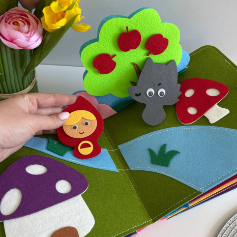 Мягкая фетровая книга-бизиборд (8 разворотов)