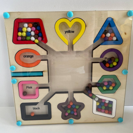 Дерев'яна логічна дошка - сортер зі стилусом Кольорові кульки C 71024 : геометричні фігури, назви кольорів англійською