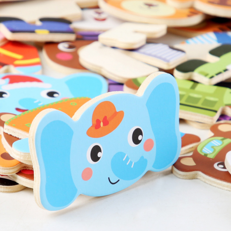 Дерев'яна рамка-вкладиш з пазлами та картками-завданнями Одягни тваринок: професії  C 73231