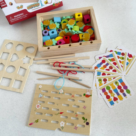 Дерев'яна розвиваюча логічна гра пірамідка - сортер з картками, шнурівкою, грою меморі моркви C 73329