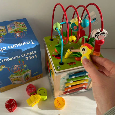 Деревяний логічний куб-сортер 7 в 1 з ксилофоном, магнітною грою, пальчиковим іграмии,  C 74169