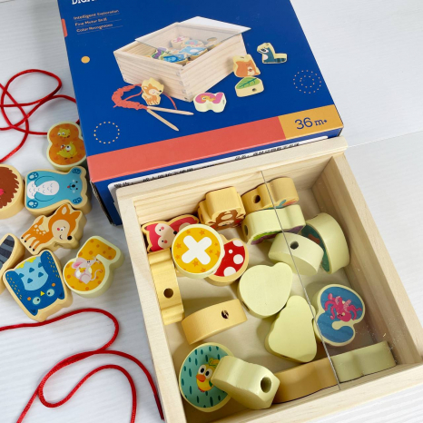 Шнурівка в деревяному боксі тварини та цифри, 2 шнурка C 75542