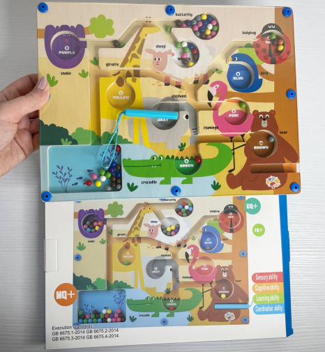 Дерев'яна магнітна гра лабіринт та сортер для кульок, кольори і назви тваринок англійською, магнітний стилус C 75598