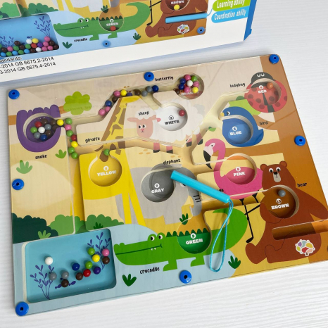 Дерев'яна магнітна гра лабіринт та сортер для кульок, кольори і назви тваринок англійською, магнітний стилус C 75598