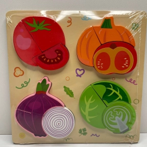 Дерев'яна рамка - вкладка (пазл) Овочі із обємними фігурами