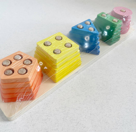 Дерев'яний сортер геометрик пірамідка відтінки  C15005