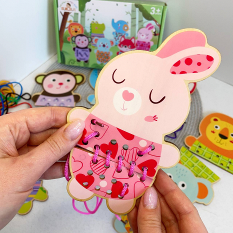 Дерев'яна шнурівка набір тварин 7 шт з шнурками C15018