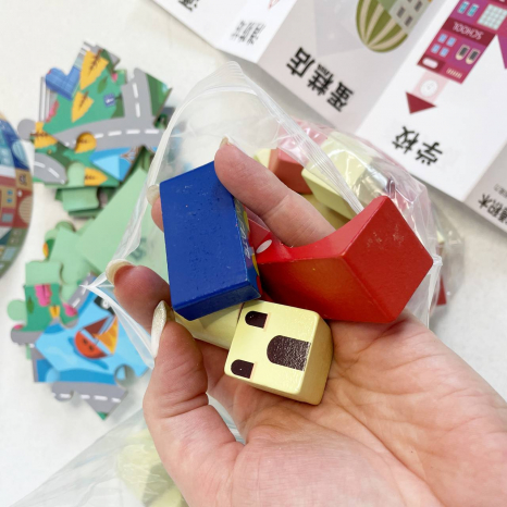 Дерев'яний конструктор Містечко на 110 деталей у відрі C15058