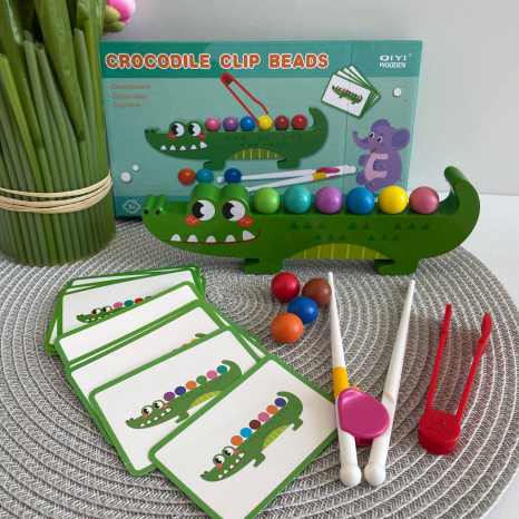 Дерев’яний сортер з кульками, пінцетом, картками Крокодил C9423