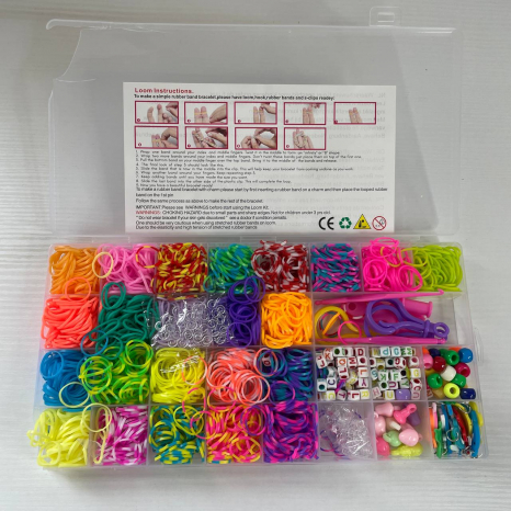 УЦІНКА!!Набір резиночок для плетіння 23 кольори, пластикова фурнітура, рогатки, гачки, пластикові карабіни, намистинки, підвіски, інструкція, D 881