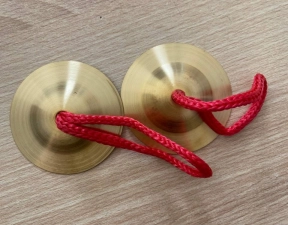 Музыкальные ударные тарелки на шнурке для детей