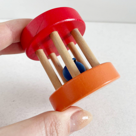 Шумелка дерев'яна фарбована