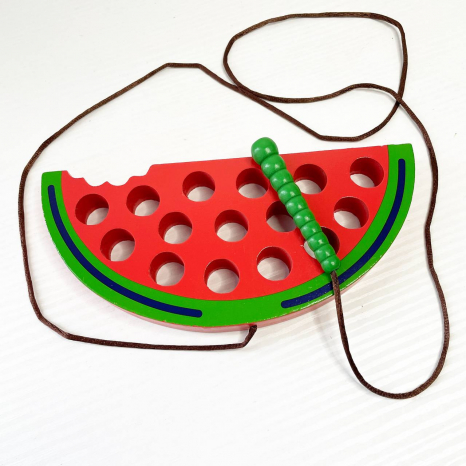 Дерев'яна шнурівка Гусениця в Кавуні (15см)