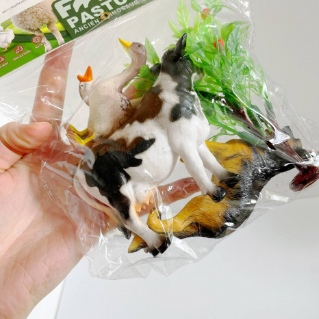 Ігровий набір Фігурки тварин Ферма E068-1/2/4 (4 фігурки в 1 наборі)