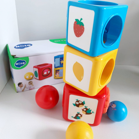 Сортер кольорові кубики з кульками