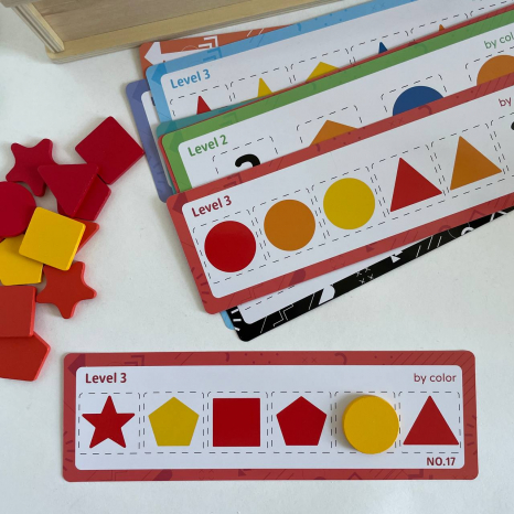 Дерев'яна іграшка Комодик для сортування кольори та геометричні фігури