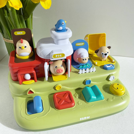 Інтерактивна іграшка для малюків Галаслива ферма з віршами, пісні, рухомі тварини FT 0059