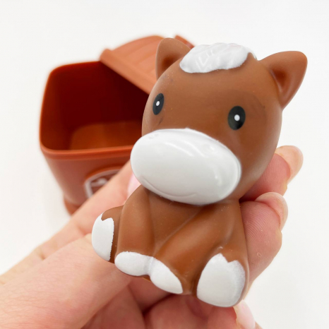 Ігровий набір: сортер - будиночки та пальчиковий театр Тварини на фермі (10 штук в наборі) FXB 9