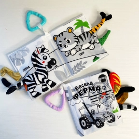 Книга подвеска на коляску, шуршащая, пискавка, HB 0038 ABC