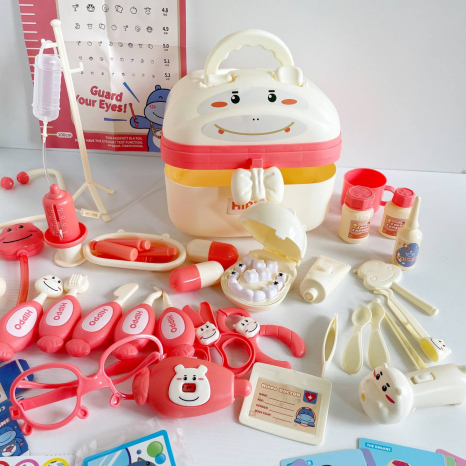 Набір лікаря HZ 888 B: стетоскоп, термометр, ліхтарик на батарейках, підсвітка,  шприц, окуляри для лікаря, аксесуари, в коробці