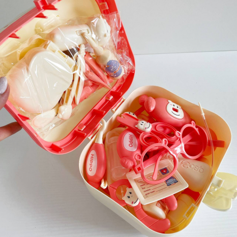 Набір лікаря HZ 888 B: стетоскоп, термометр, ліхтарик на батарейках, підсвітка,  шприц, окуляри для лікаря, аксесуари, в коробці