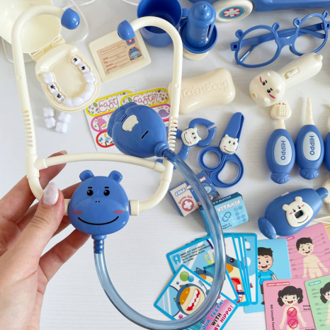 Набір лікаря у блакитній валізі-машинці з світловими ефектами HZ 889 B - 2